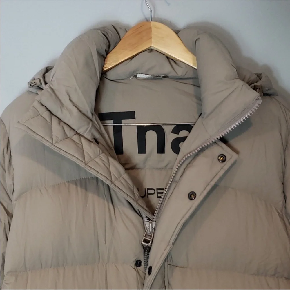 TnA The Super Puff Goose Down Aritzia Womens
Small Outerwear Coat - Picture 2 of 12